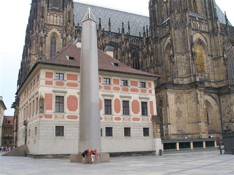 obelisk na praskm hrad|Obelisk